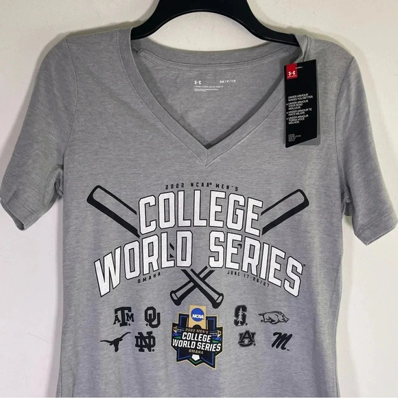 Under Armour NCAA College World Series V-Neck T-shirt Size S NWT - Picture 2 of 6